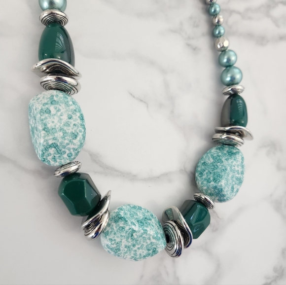 Paparazzi Teal & Turquoise Jewelry Set Necklace And Earrings - Picture 5 of 7